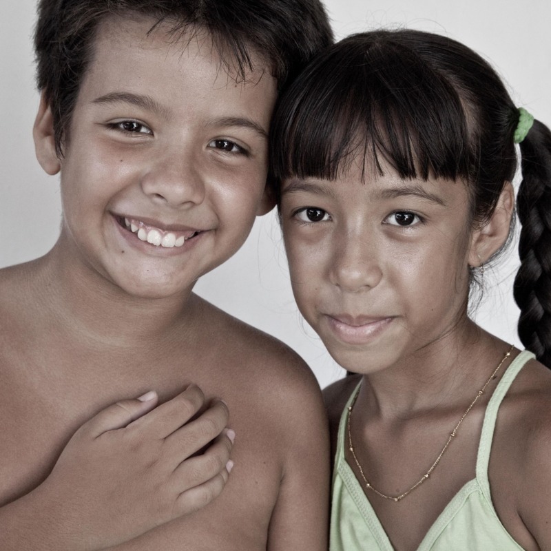 Dos niños cubanos
